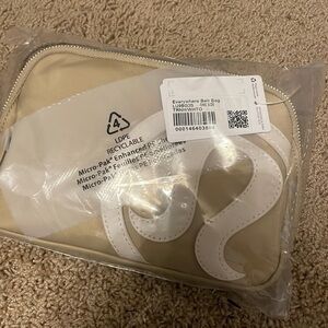 Lululemon everywhere bag